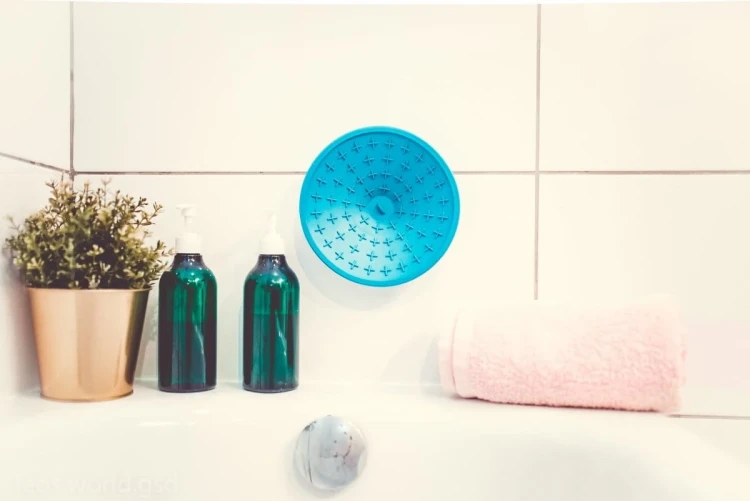 Mata-LickiMat-Splash-fioletowa9.webp